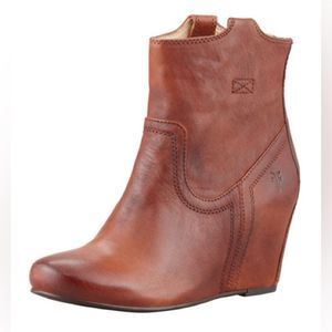 Frye Carson Leather Wedge Bootie Cognac Size 9